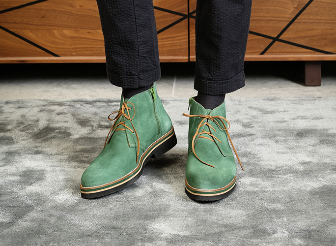 Lightweight men's ankle boots